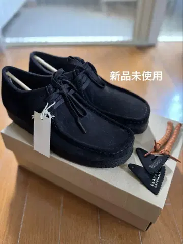 [미사용 새상품] Clarks 왈라비 블랙 UK8