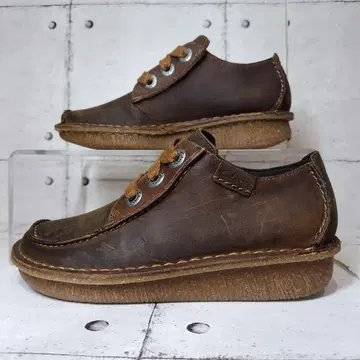 [미사용 새상품] 클락스 Clarks 여성용 퍼니 드림 브라운