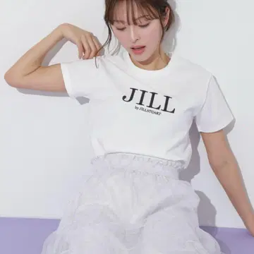 미사용 새상품 JILL 로고 화이트 티셔츠