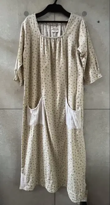 허그아워 원피스 미니 꽃무늬 마사키 내추럴 원피스