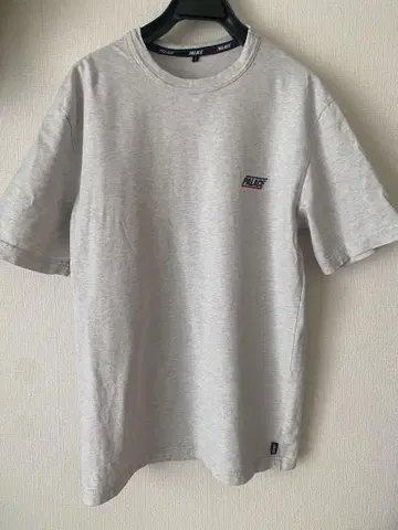 PALACE 그레이 티셔츠