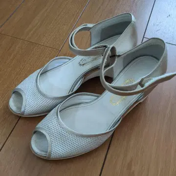 긴자 요시노야 천연 가죽 웨지솔 샌들