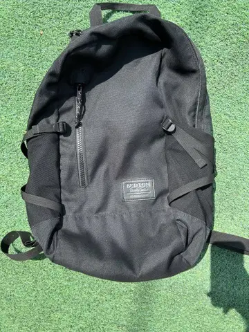BURTON 블랙 백팩