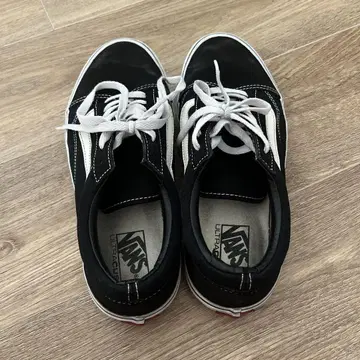 Vans 블랙 스니커즈