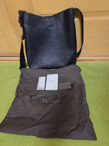 Daniel&Bob 블랙 숄더백