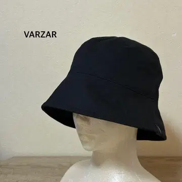 VARZAR Label drop over fit bucket hat