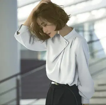새상품 [ RUIRUE BOUTIQUE ] 레이어드 디자인 블라우스 L