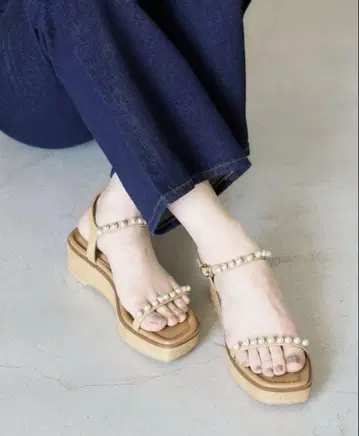 LE TALON 르탈론 4cm 펄 플랫폼 샌들 M 사이즈