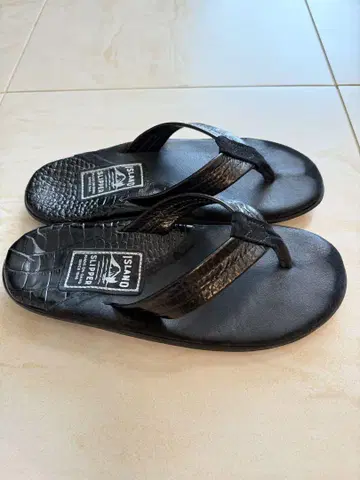 ISLAND SLIPPER 악어 엠보싱 8 블랙 아일랜드 슬리퍼