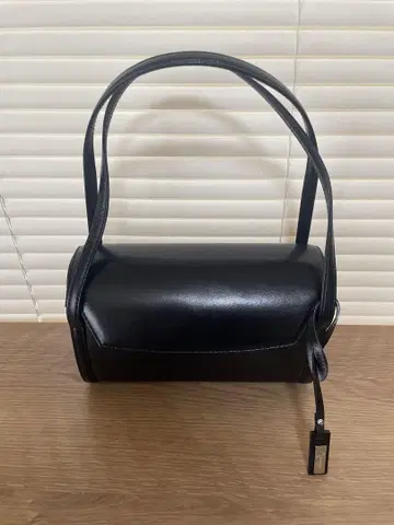 긴자 카네마츠 포멀 블랙 가죽 핸드백