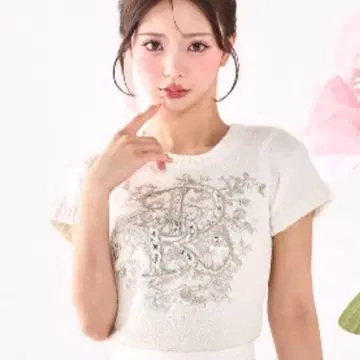 새상품 다리치 darich dr 비쥬 플라워 니트탑 화이트 F