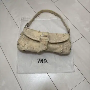 ZARA 스터드 장식 핸드백