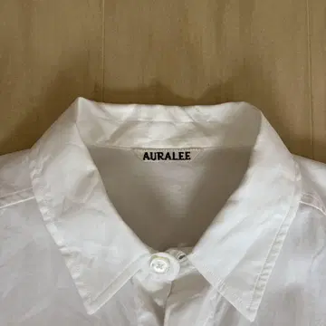 AURALEE 화이트 반팔 셔츠
