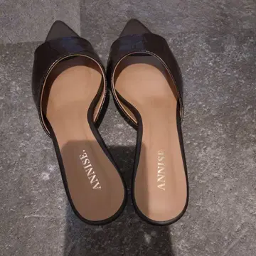 ANNISE 악어 엠보싱 브라운 뮬