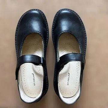 ST.RELAX 블랙 플랫슈즈