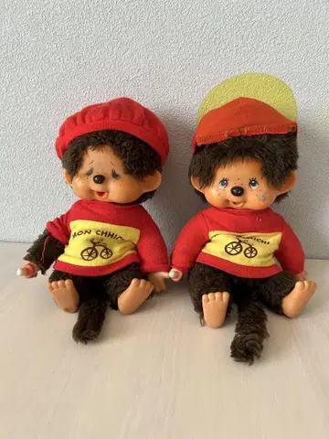 몬치치 인형 빨간색과 옐로우 컬러 2체 세트