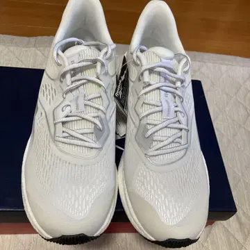 Reebok FX8173 화이트 스니커즈