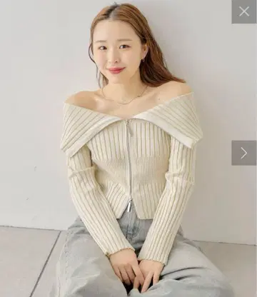 Chico 더블 지퍼 오프숄더 자카드 니트