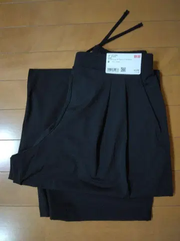 UNIQLO 울트라 스트레치 액티브 와이드 팬츠 M 표시 사이즈 블랙