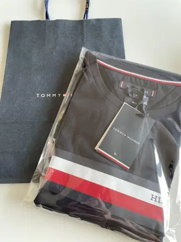 TOMMY HILFIGER 네이비 반팔 티셔츠 M 남성/여성 새상품