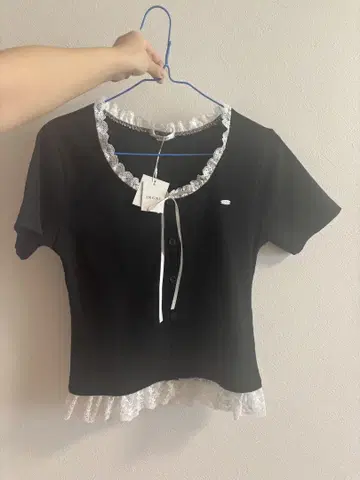 리본 부착 레이스 레이어드 스타일 리브 상의