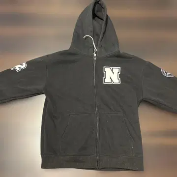 NMIXX UNIV. 블랙 집업 후드티