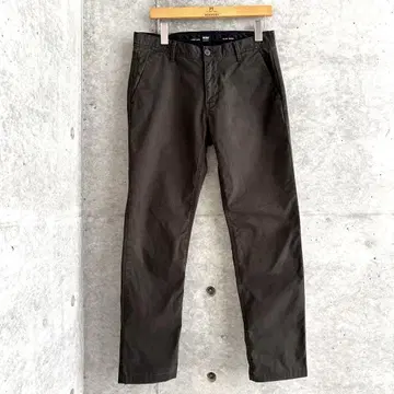 HUGO BOSS 카키 치노 팬츠 스트레치