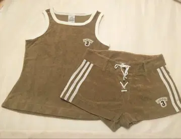 adidas 탱크탑과 숏팬츠 세트