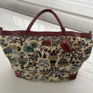 IBIZA 꽃무늬 자수 토트백 중형 베이지색과 빨간색
