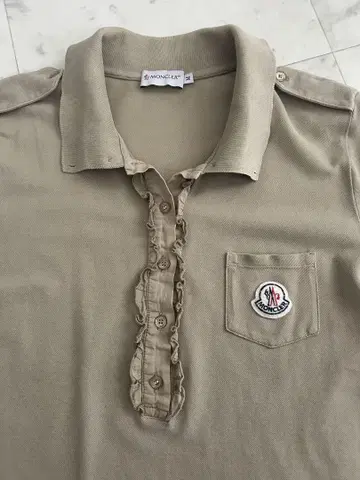MONCLER 프릴 장식 베이지 피케 셔츠