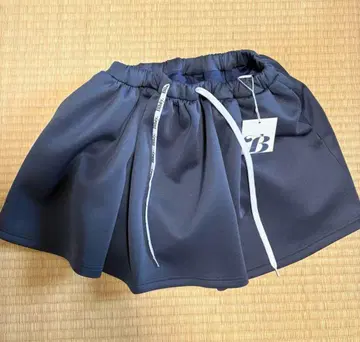 미사용 새상품 Bibiy. NELLY MINI SKIRT 네이비 비비