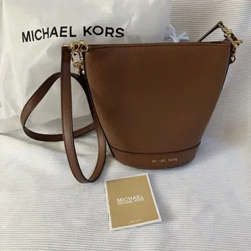 MICHAEL KORS 브라운 숄더백