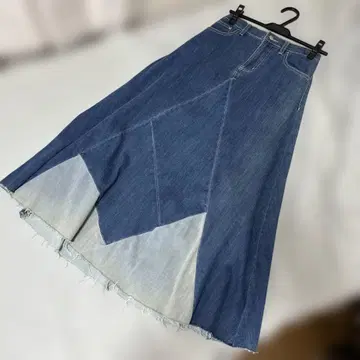 <8/31까지> 리메이크풍 스트레치 데님 스커트 (FONT LAB)