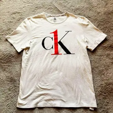 [ USED ] CALVIN KLEIN CK ONE 대형 로고 T셔츠 M