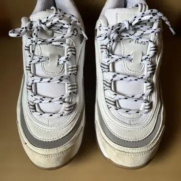 FILA 통굽 화이트 스니커즈 25.0cm
