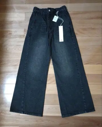 CURVED FLARE DENIM SLACKS 블랙 (S) 새상품