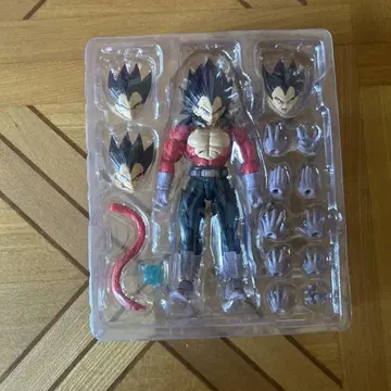 S.H.Figuarts 드래곤볼 GT 초사이어인 4 베지터
