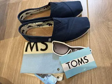 TOMS 톰스 네이비 미사용 새상품 M8