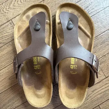 Birkenstock 브라운 샌들