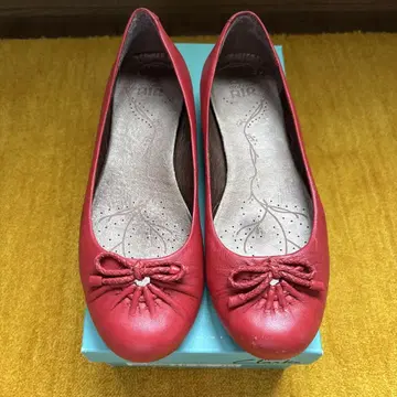 Clarks Cloud Puff 빨간색 가죽 플랫슈즈 45