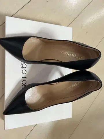 Sergio Rossi 블랙 가죽 힐