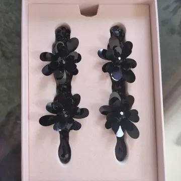 Simone Rocha x H&M 블랙 플라워 귀걸이