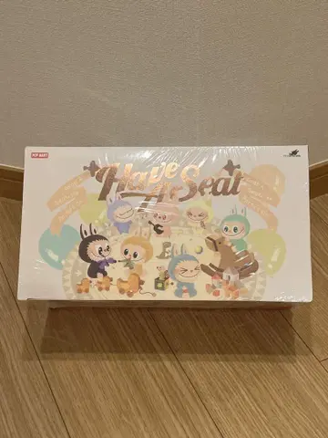 Have a Seat 라부부 봉제 인형 세트