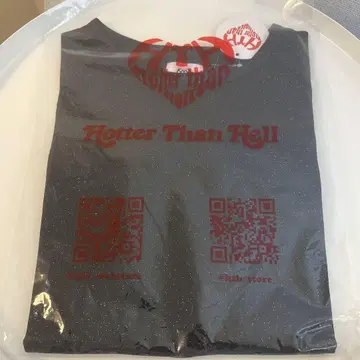 HTH Glitter Heart Logo Cropped Tee black