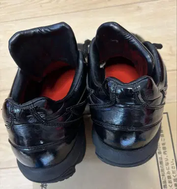 블랙 에나멜 심판화 26.0