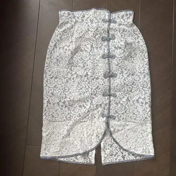 POMEO POSE 포메오포즈 레이스 타이트 스커트
