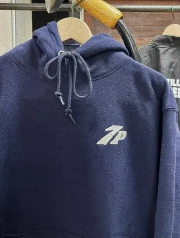 transport 후드티
