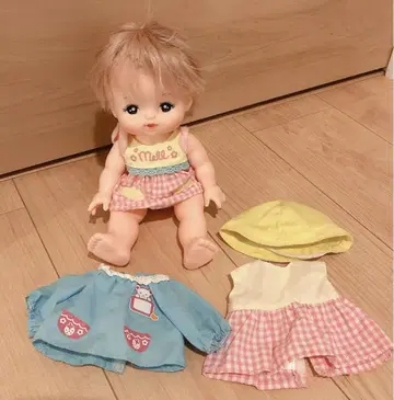 멜짱 인형과 의류 세트