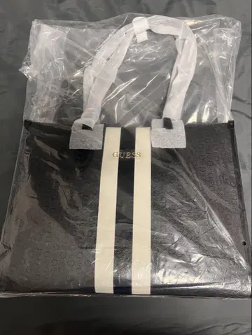GUESS 블랙 숄더백