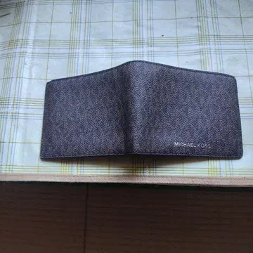 MICHAEL KORS 3단 폴더형 지갑 블랙 가죽